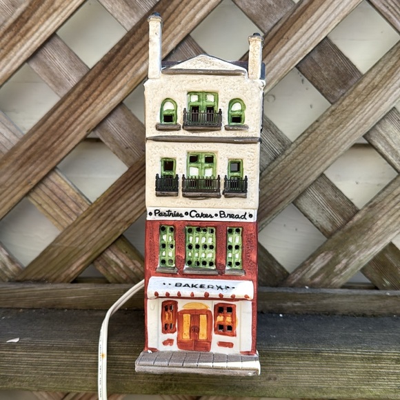 Christmas in the City. Dept. 56 Decor Bakery porcelain Brownstone. VINTAGE. EUC - Picture 3 of 16
